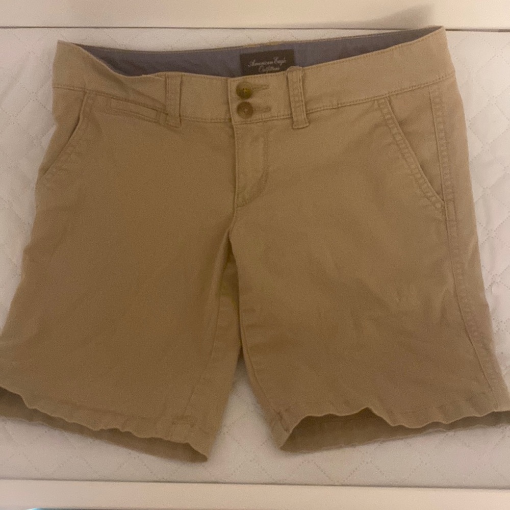 American Eagle Outfitters tan stretch size 0 Khaki shorts